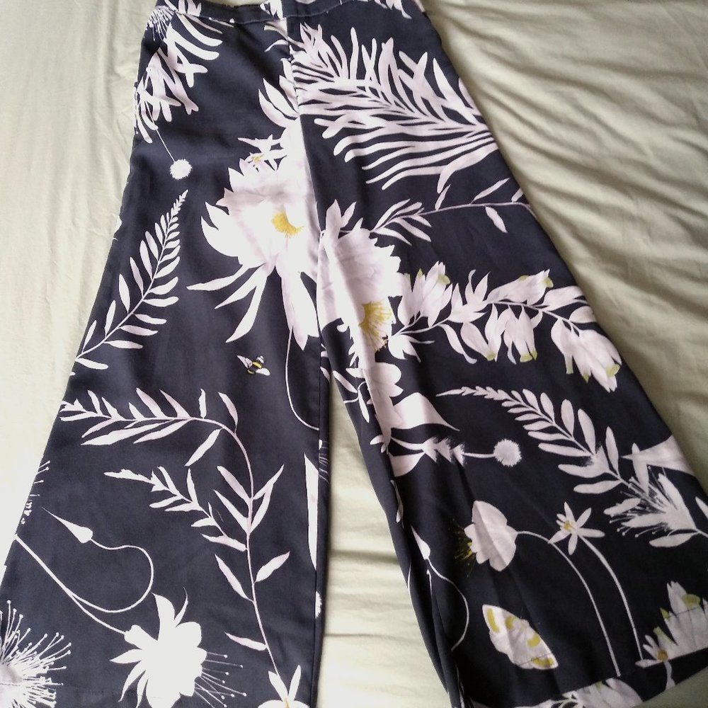 Floral Capri